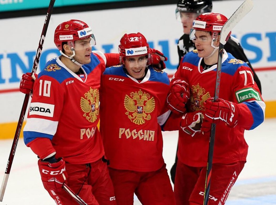 Ruská hokejová reprezentace, kterou na Karjala Cupu tvoří kompletní juniorský výběr, na úvod turnaje vypráskal domácí Finy rozdílem 6:2!