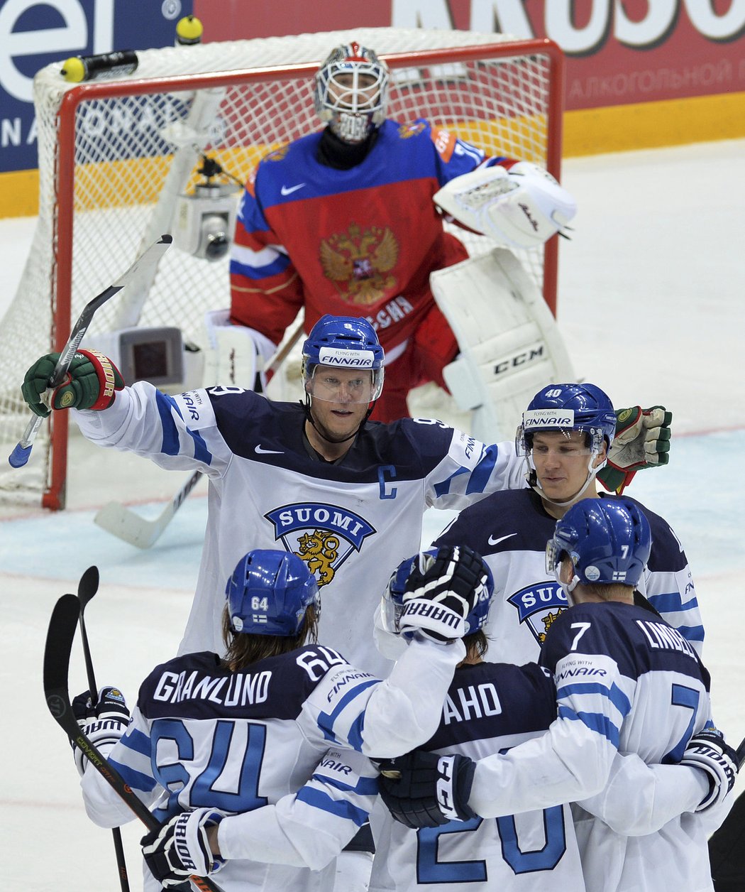 Finové oslavují gól do sítě Ruska