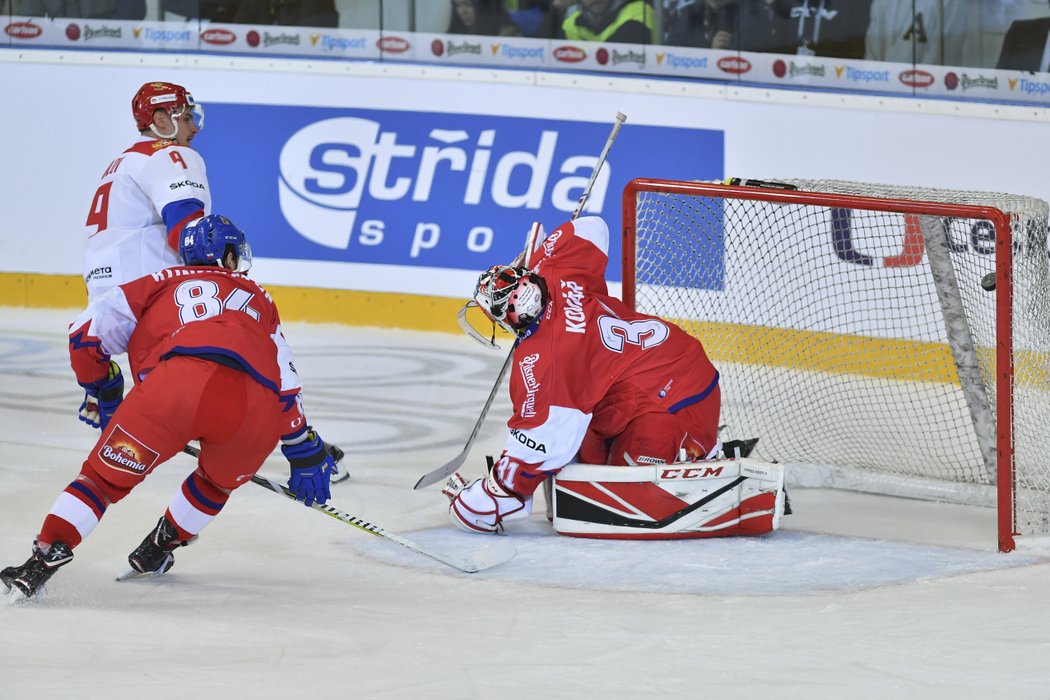 Obránce Dmitrij Orlov si šikovně sjel a zvýšil na 3:1