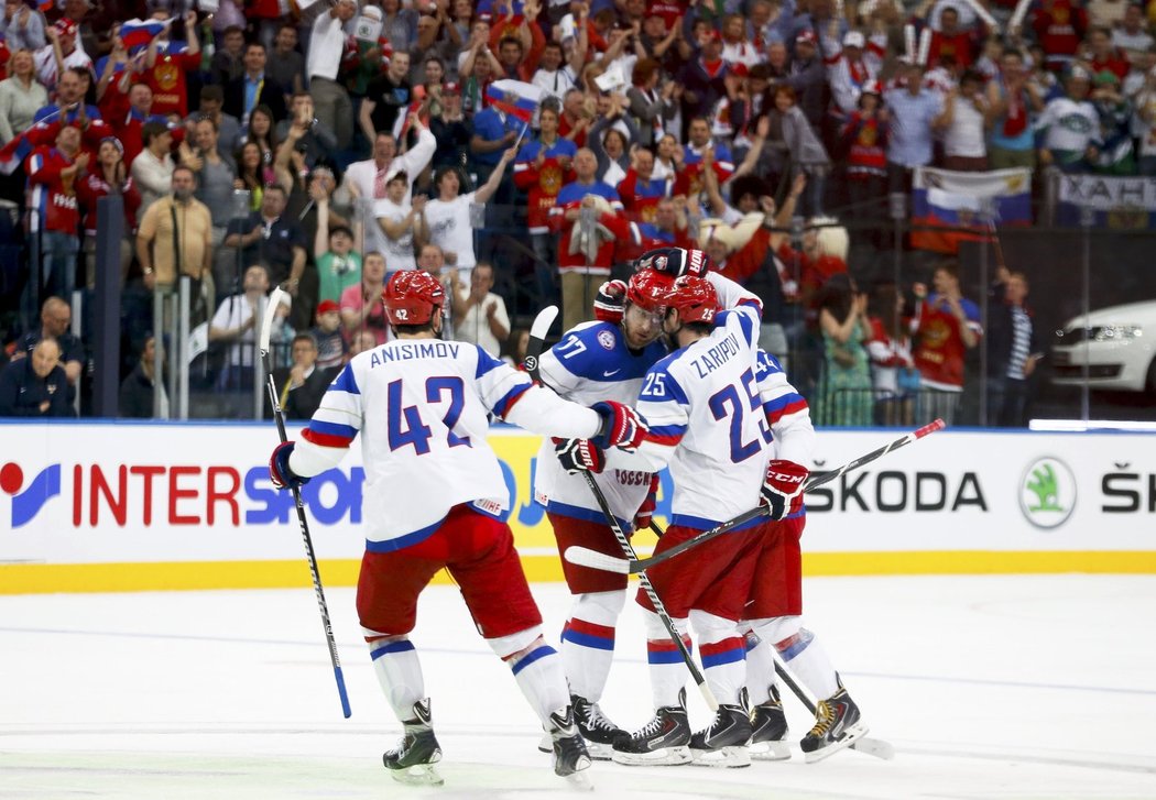 Rusové jsou ve finále! Dokázali porazit obhájce zlata ze Švédska a postupují