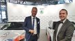 GM hokejové reprezentace Petr Nedvěd přebírá nový vůz s reprezentačními motivy o Škoda Auto