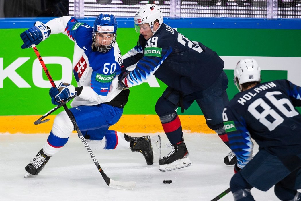 Slovenský útočník Juraj Slafkovský ve svých 17 letech stihl zažít věci, o kterých by se mnoha hokejistům jenom zdálo