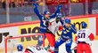 Švédští hokejisté se radují po vstřeleném gólu do české branky