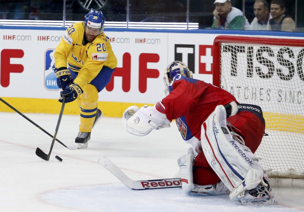 Lundqvist zkouší pozornost českého gólmana Saláka