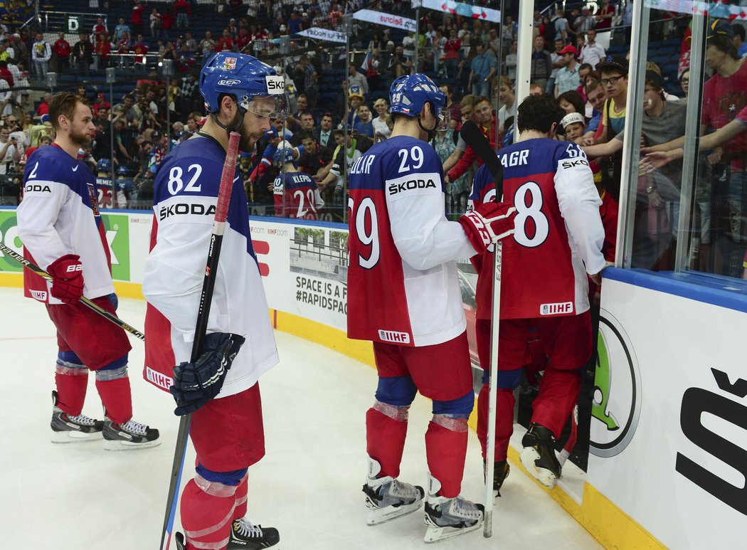 Čeští hokejisté odchází se smutkem do kabin