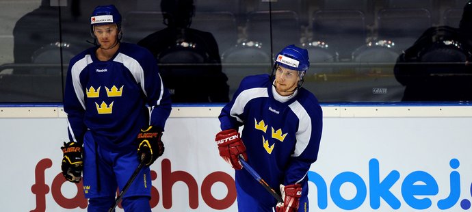 Švédští hokejisté přišli o dresy a museli proto obléknout tréninkové