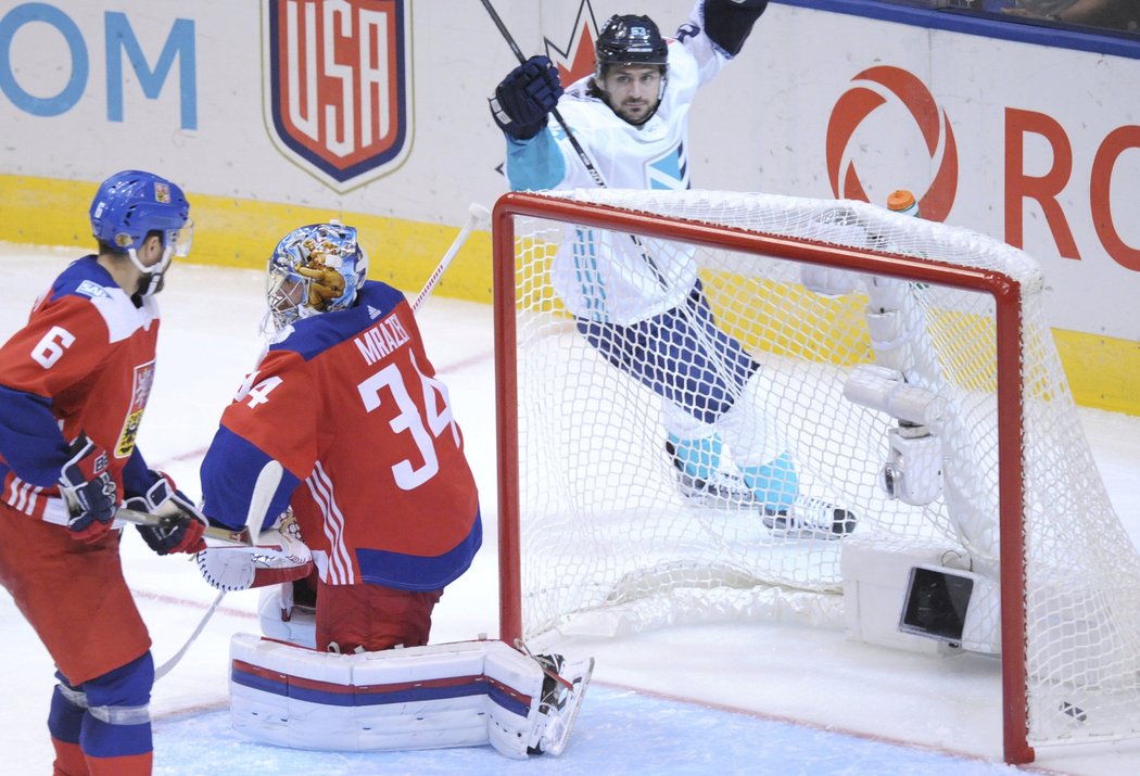 Střelou na lapačku překvapil Petra Mrázka útočník Mats Zuccarello