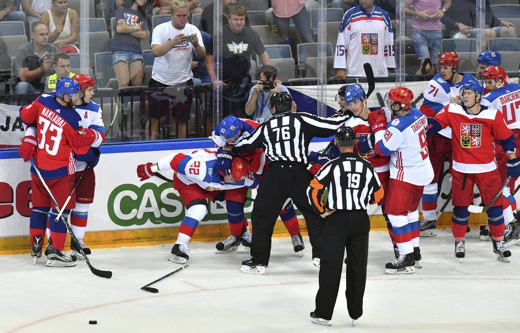 V přípravném duelu s Ruskem se chytli i Andrej Šustr a Nikita Zajcev