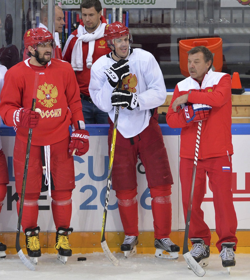 Alexandr Ovečkin, Jevgenij Malkin a kouč Oleg Znarok