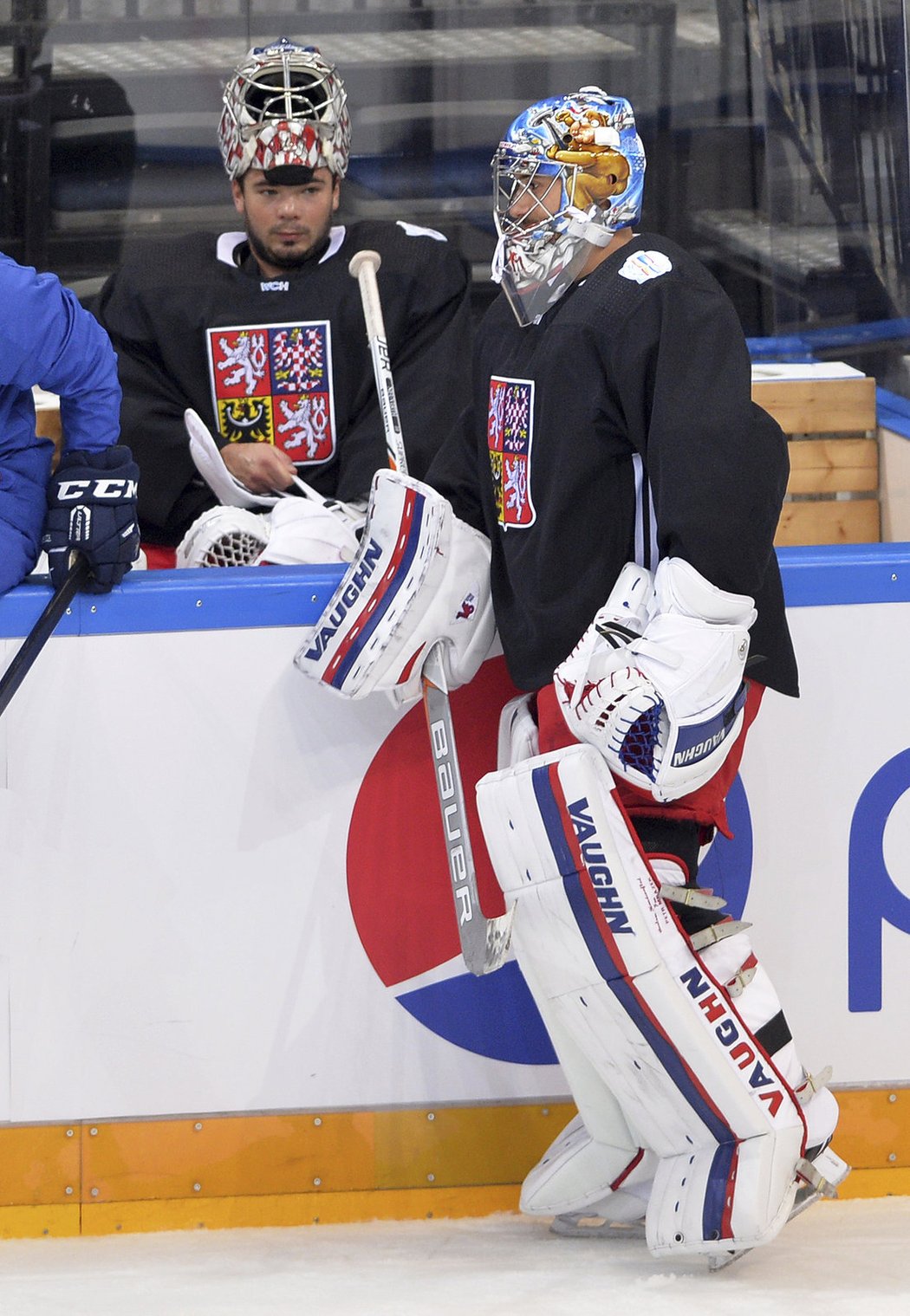 Michal Neuvirth a Petr Mrázek (vpravo) na tréninku české reprezentace