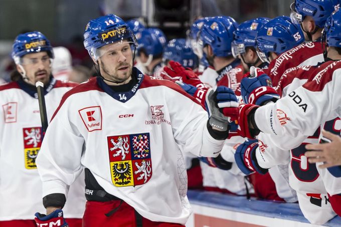 Švýcarsko - Česko 3:5. Třikrát ztracené vedení, o výhře rozhodl Chlapík Švýcarsko - Česko 3:5. Třikrát ztracené vedení, o výhře rozhodl Chlapík