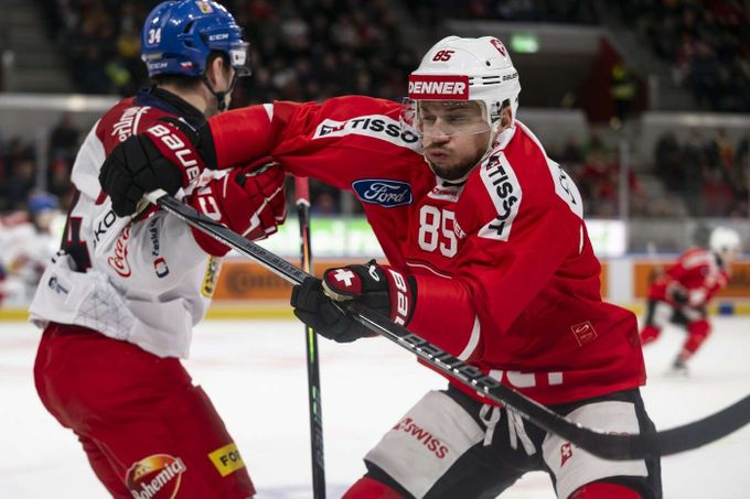 ONLINE: Švýcarsko - Česko 1:1. Domácí rychle odpověděli na trefu Chlapíka ONLINE: Švýcarsko - Česko 1:1. Domácí rychle odpověděli na trefu Chlapíka