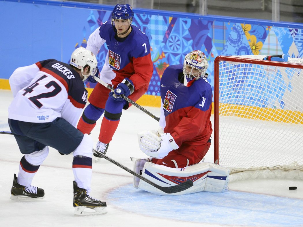 Backes posílá kotouč za záda českého brankáře Pavelce