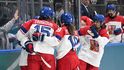 České hokejistky se radují z gólu na olympijských hrách