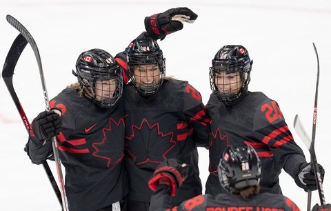 Kanadské hokejistky zahájily olympijský turnaj v Pekingu kanonádou Švýcarska 12:1