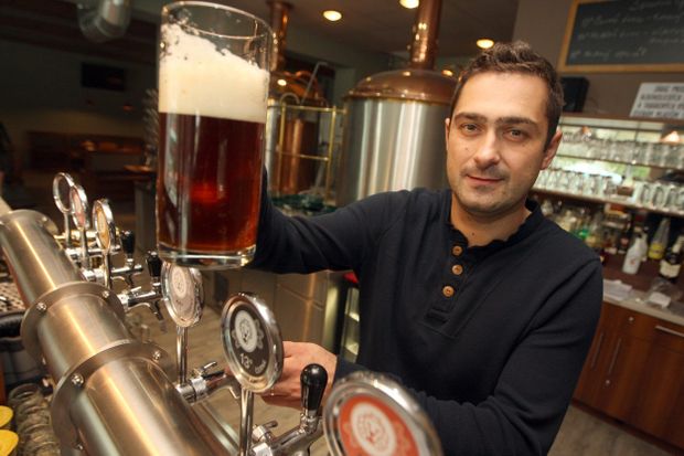 2013. Roman Čechmánek se snažil rozjet rodinný pivovar. Podnikání mu ale nevyšlo 2013. Roman Čechmánek se snažil rozjet rodinný pivovar. Podnikání mu ale nevyšlo