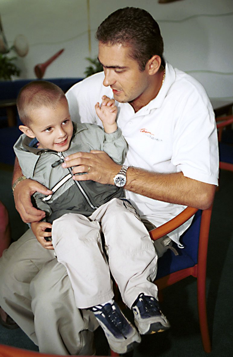 2001. Roman Čechmánek se synem