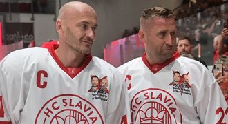 Rozlučková show legend Slavie: Eden plný hvězd, sešívání vítali i sparťany