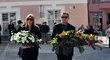 Petr Gřegořek s manželkou se jdou rozloučit s Janem Markem