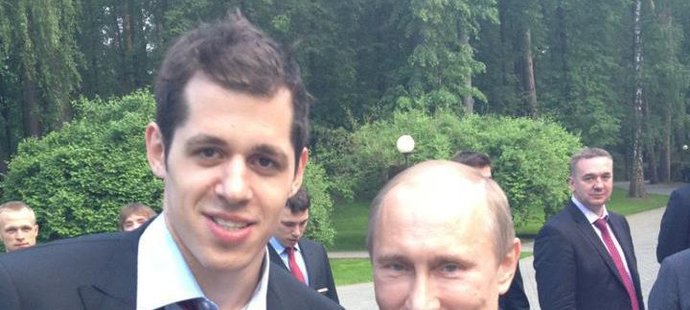 To je hustý! Tak si okomentoval Jevgenij Malkin na svém facebookovém profilu fotku s ruským prezidentem Vladimirem Putinem