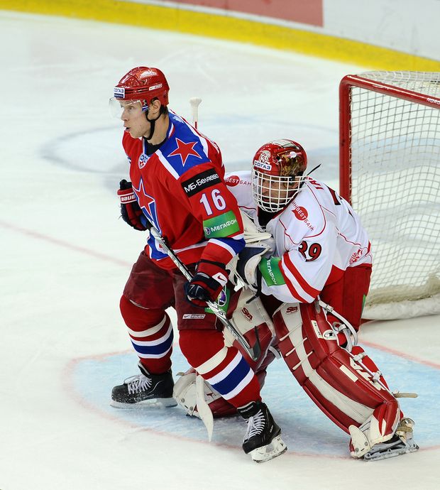Dominik Hašek se snaží udržet výhled Dominik Hašek se snaží udržet výhled