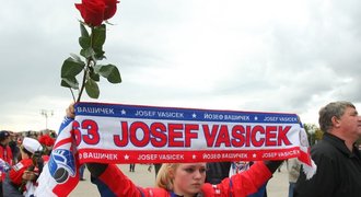 Slzy i pro Vašíčka. Jaroslavl po roce opět uctila své mrtvé