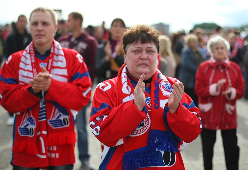 Potlesk pro mrtvé hrdiny - fanoušci v Jaroslavli po roce opět uctili své mrtvé