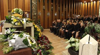 Pohřeb Karla Rachůnka: Loučila se rodina i hokejové osobnosti