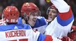 Radost hráčů Ruska z dalšího gólu v brance výběru Severní Ameriky
