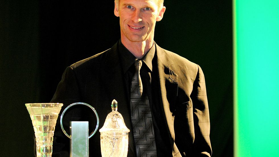 Dominik Hašek se svými trofejemi