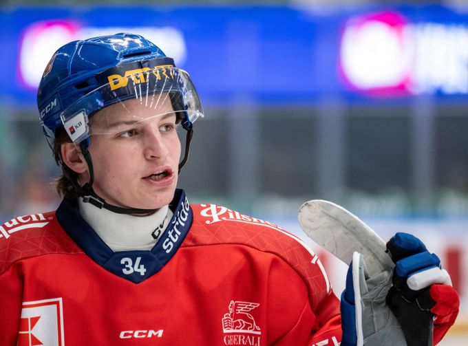 Sikora líčí, jak podepsal do NHL. Prstem na mobilu a na padesátý pokus. Za svědka byl Kovařčík Sikora líčí, jak podepsal do NHL. Prstem na mobilu a na padesátý pokus. Za svědka byl Kovařčík