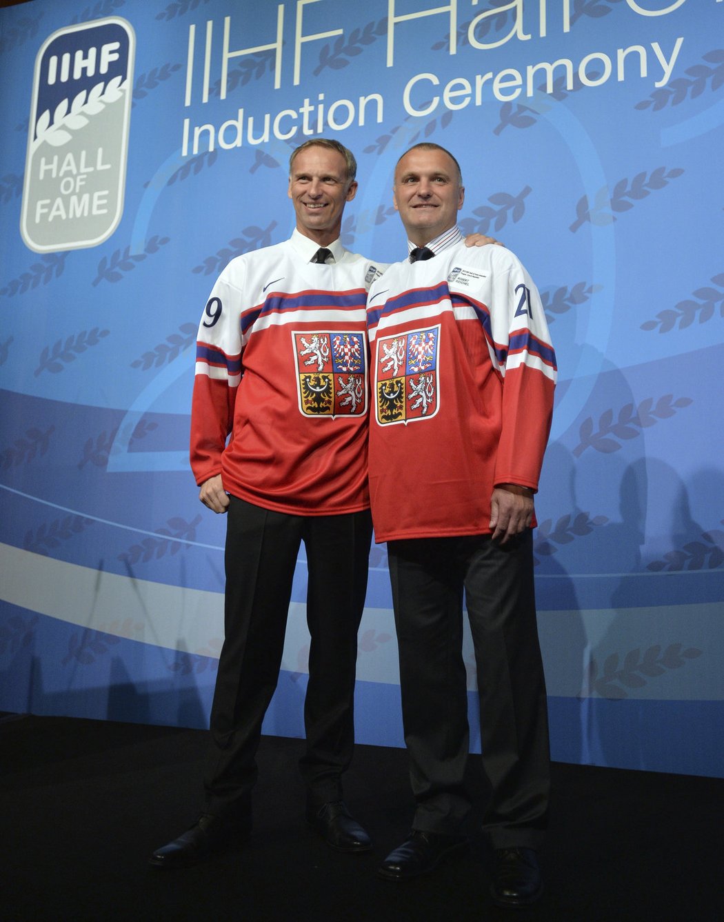 Noví čeští členové Síně slávy Mezinárodní hokejové federace IIHF Dominik Hašek a Robert Reichel