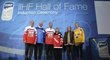 Noví členové Síně slávy IIHF (zleva) Robert Reichel, Lucio Topatigh, Dominik Hašek, Fran Riderová, Monique Scheier-Schneiderová a Maria Roothová
