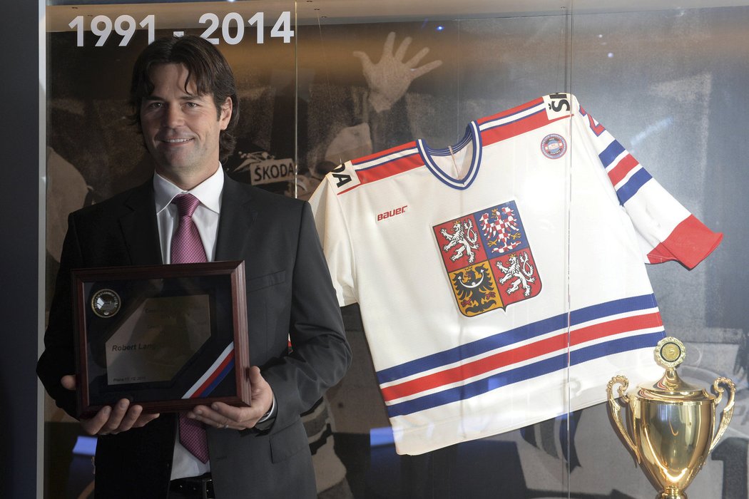 Robert Lang byl za svůj přínos českému hokeji uveden do Síně slávy