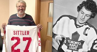 Před 40 lety si vyměnili dres, Čech ho vrátí kanadské legendě. Pro vnuka