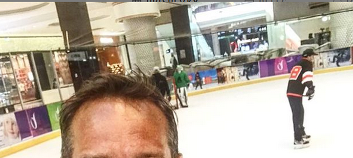 Jan Novák ze Slavie si zahrál hokej i na dovolené v Dubaji