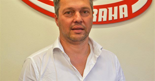Luděk Bukač mladší jako sportovní manažer hokejové Slavie