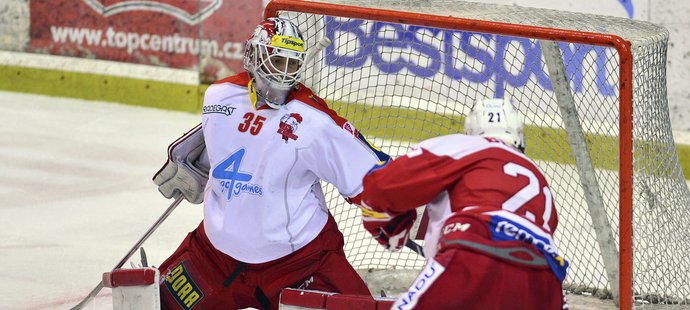 Slavia si na vlastním ledě poradila s Olomoucí