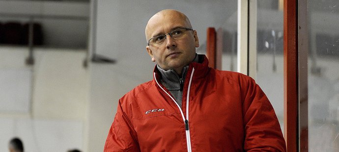 Pavel Hynek byl od hokejistů prvoligové Slavie odvolán
