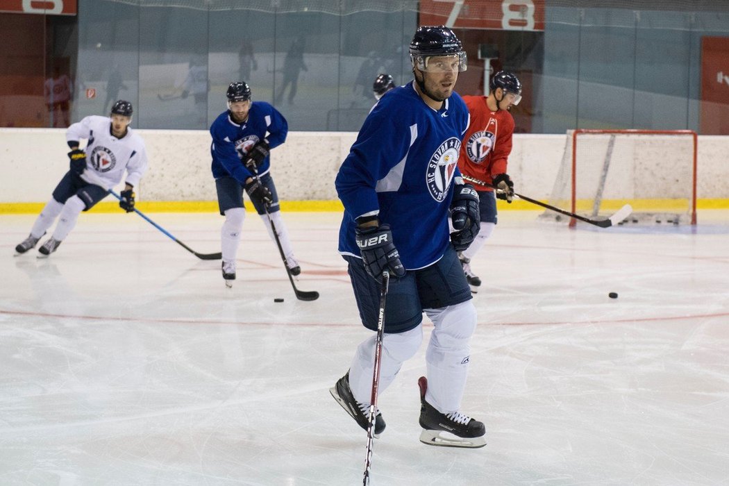 Obránce Michal Sersen nastoupil za Slovan ve všech sedmi sezonách v KHL, v té poslední byl dokonce kapitánem