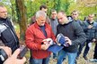 Bývalí hráči Jaroslavle přivezli do Trenčína rukavice tragický zemřelého Pavla Demitry
