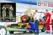 České hokejisty uctila čestná stráž, rakev Pavla Demitry nakládali na manipulační vozík v montérkách