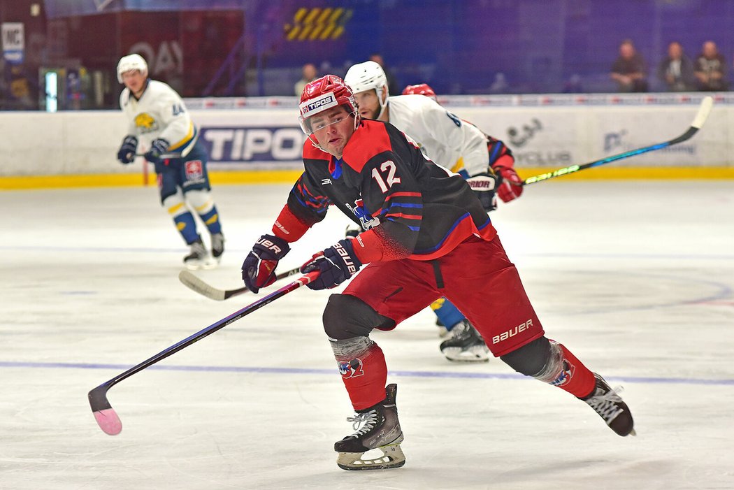 Američan Mitchell Miller, jenž si zabouchl vrata do NHL šikanou na škole, po skvělých výkonech na Slovensku odchází do ruské Kazaně