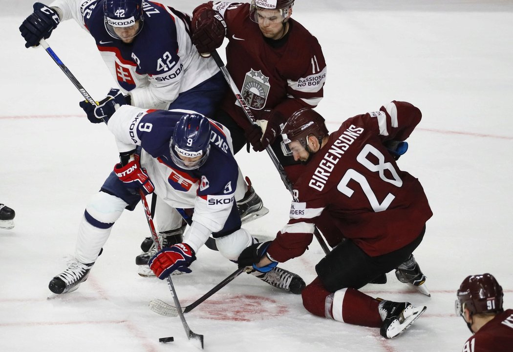 Slovenští hokejisté ve svém druhém zápase na MS prohráli s Lotyšskem