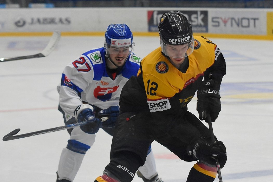 Slováci vyloučili Maxima Čajkoviče z přípravy na hokejové MSJ