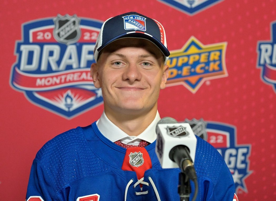 Slovenského útočníka Adama Sýkora si při draftu NHL 2022 vybrali New York Rangers