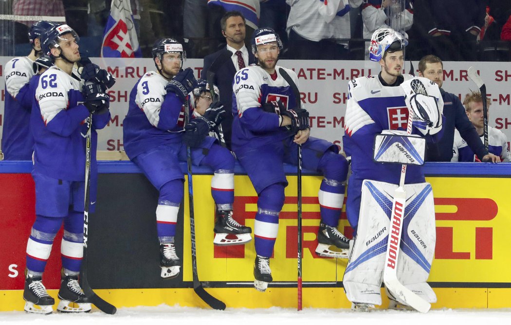 Slovenští hokejisté popáté za sebou nepostoupili na světovém šampionátu do vyřazovacích bojů a potvrdili, že už delší dobu nepatří do světové špičky.