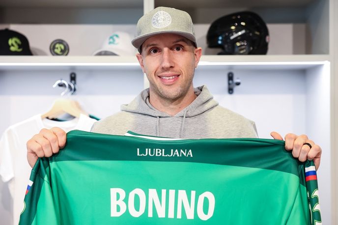 Dvojnásobný vítěz Stanley Cupu Nick Bonino poslední sezonu v kariéře strávil v dresu slovinské Lublaňě Dvojnásobný vítěz Stanley Cupu Nick Bonino poslední sezonu v kariéře strávil v dresu slovinské Lublaňě