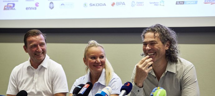 Vladimír Šmicer a Jaromír Jágr na tiskové konferenci