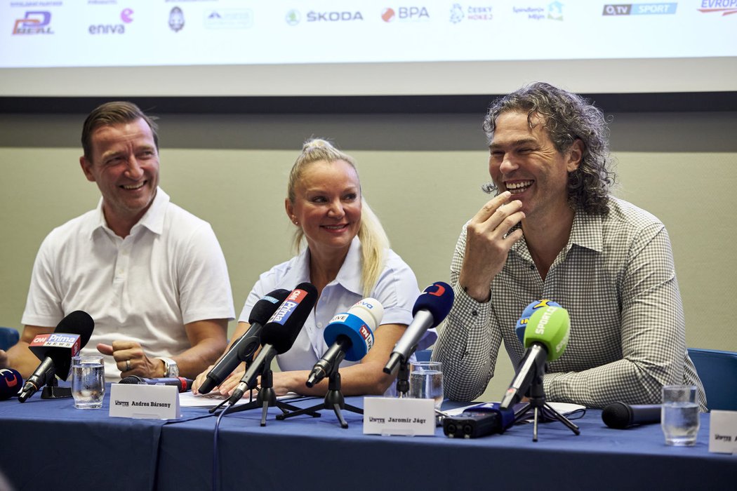 Vladimír Šmicer a Jaromír Jágr na tiskové konferenci